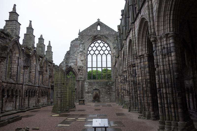 160611_1058_T07741_Edinburgh_hd.jpg - Holyroodhouse Abbey, Edinburgh